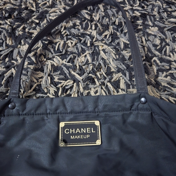 Authentic Chanel Beaute VIP Gift White Quilted Canvas Tote Bag - Black CC Logo - Picture 7 of 9